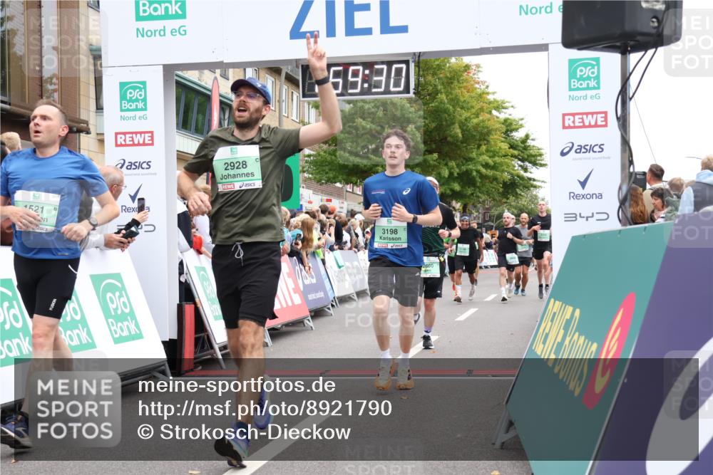 21.09.2025 - PSD Bank Halbmarathon Strokosch-Dieckow http://msf.ph/oto/8921790 21.09.2025 11:58:53 Ziel 1107, 1128, 1521, 1532, 2482, 2543, 2660, 2928, 3198, 3301, 3356, 3521, 3936 meine-sportfotos.de