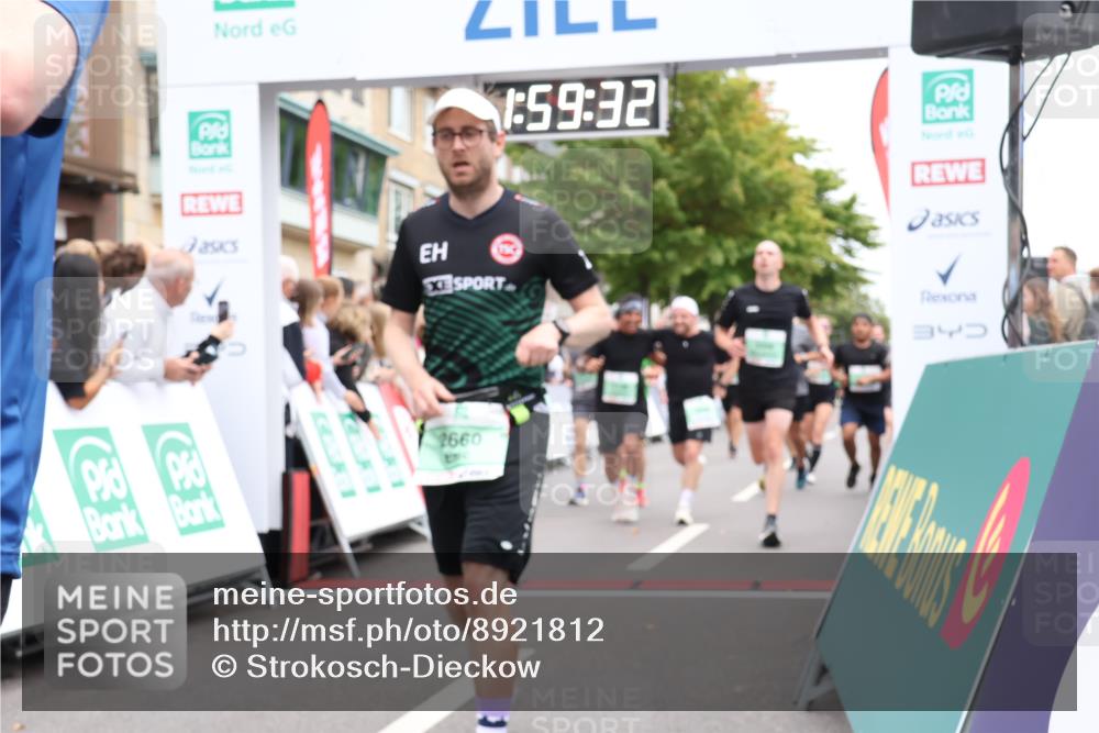 21.09.2025 - PSD Bank Halbmarathon Strokosch-Dieckow http://msf.ph/oto/8921812 21.09.2025 11:58:55 Ziel 1107, 1122, 1128, 1338, 1521, 1531, 1532, 2306, 2482, 2543, 2660, 2870, 2928, 3198, 3301, 3356, 3521, 3936 meine-sportfotos.de