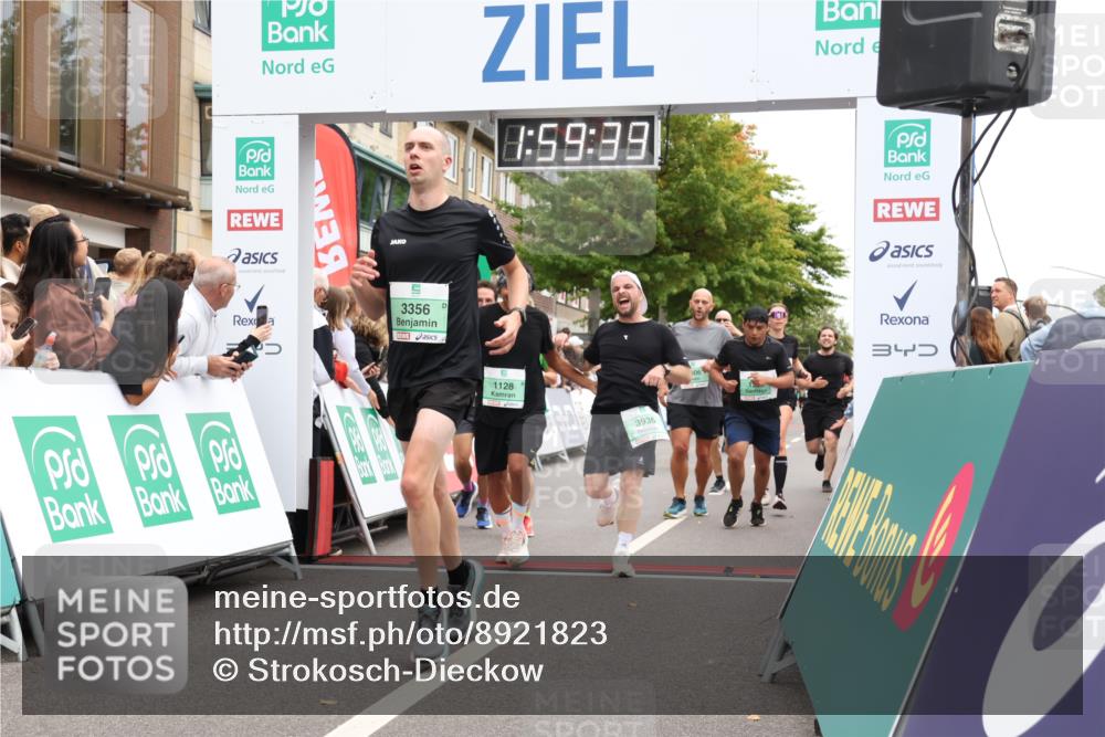21.09.2025 - PSD Bank Halbmarathon Strokosch-Dieckow http://msf.ph/oto/8921823 21.09.2025 11:58:57 Ziel 1122, 1128, 1338, 1521, 1531, 1532, 2306, 2371, 2543, 2590, 2660, 2870, 2928, 3198, 3356, 3542, 3936 meine-sportfotos.de
