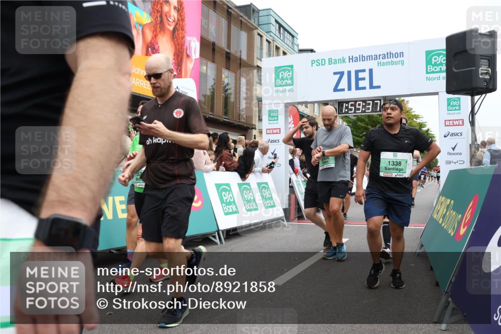 21.09.2025 - PSD Bank Halbmarathon Strokosch-Dieckow http://msf.ph/oto/8921858 21.09.2025 11:59:01 Ziel 1122, 1128, 1338, 1531, 1532, 2306, 2371, 2543, 2590, 2594, 2604, 2660, 2870, 3198, 3356, 3542, 3936 meine-sportfotos.de