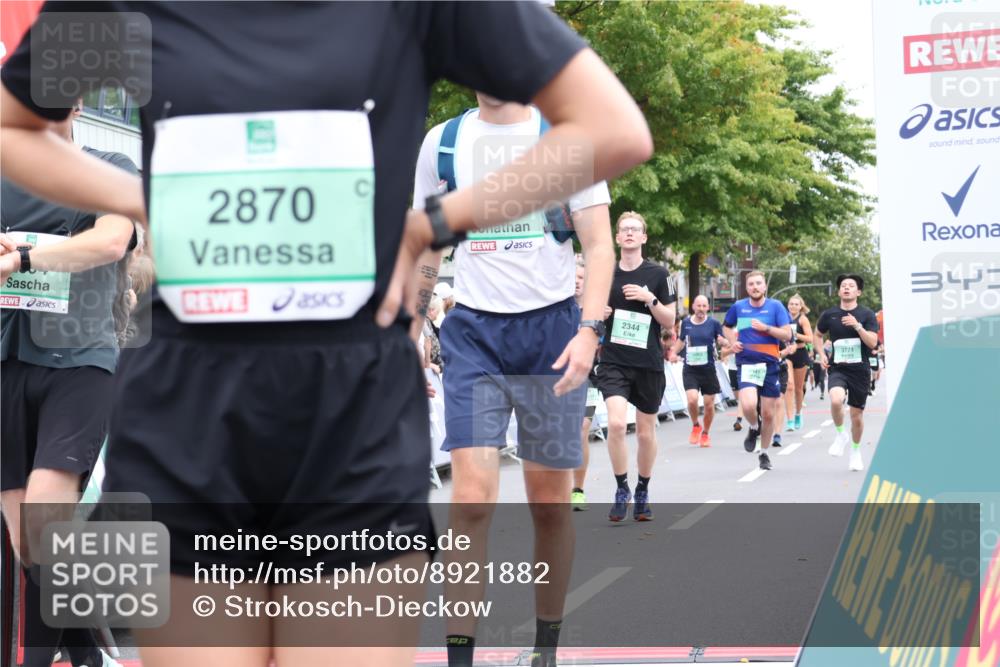 21.09.2025 - PSD Bank Halbmarathon Strokosch-Dieckow http://msf.ph/oto/8921882 21.09.2025 11:59:03 Ziel 1122, 1128, 1338, 1531, 1532, 2306, 2344, 2371, 2436, 2441, 2543, 2590, 2594, 2604, 2870, 3356, 3542, 3771, 3936 meine-sportfotos.de
