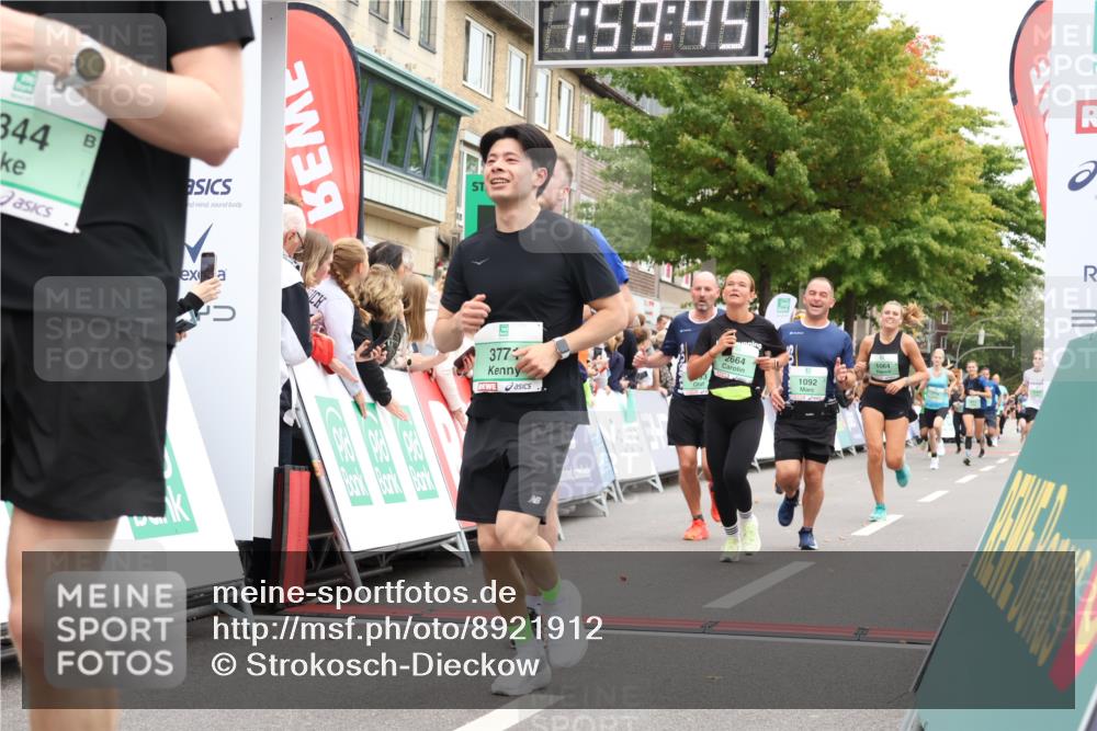 21.09.2025 - PSD Bank Halbmarathon Strokosch-Dieckow http://msf.ph/oto/8921912 21.09.2025 11:59:08 Ziel 1064, 1092, 1093, 1258, 2344, 2371, 2436, 2441, 2540, 2590, 2594, 2604, 2664, 3542, 3771 meine-sportfotos.de