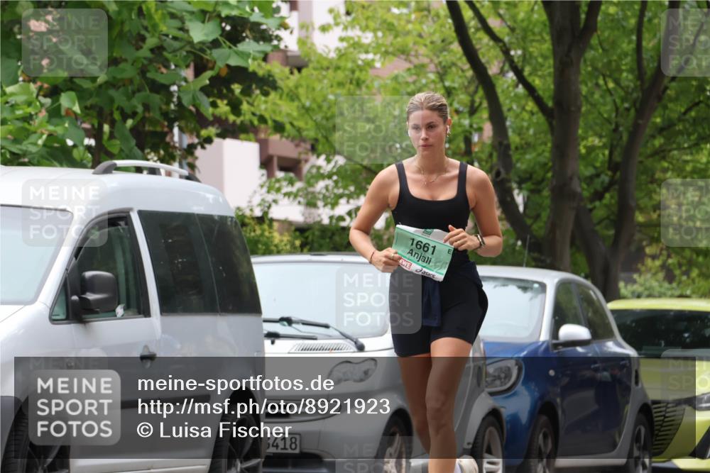 21.09.2025 - PSD Bank Halbmarathon Luisa Fischer http://msf.ph/oto/8921923 21.09.2025 12:07:06 Laufen 418, 1661 meine-sportfotos.de