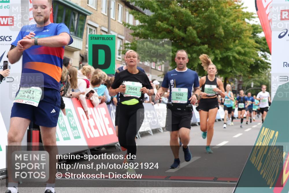 21.09.2025 - PSD Bank Halbmarathon Strokosch-Dieckow http://msf.ph/oto/8921924 21.09.2025 11:59:09 Ziel 1064, 1092, 1093, 1258, 2344, 2371, 2436, 2441, 2540, 2590, 2594, 2604, 2664, 3542, 3771 meine-sportfotos.de