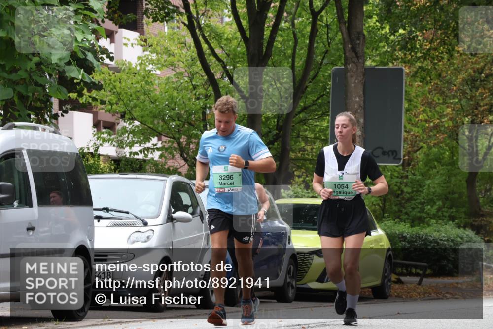 21.09.2025 - PSD Bank Halbmarathon Luisa Fischer http://msf.ph/oto/8921941 21.09.2025 12:07:10 Laufen 3418, 3296, 1054 meine-sportfotos.de