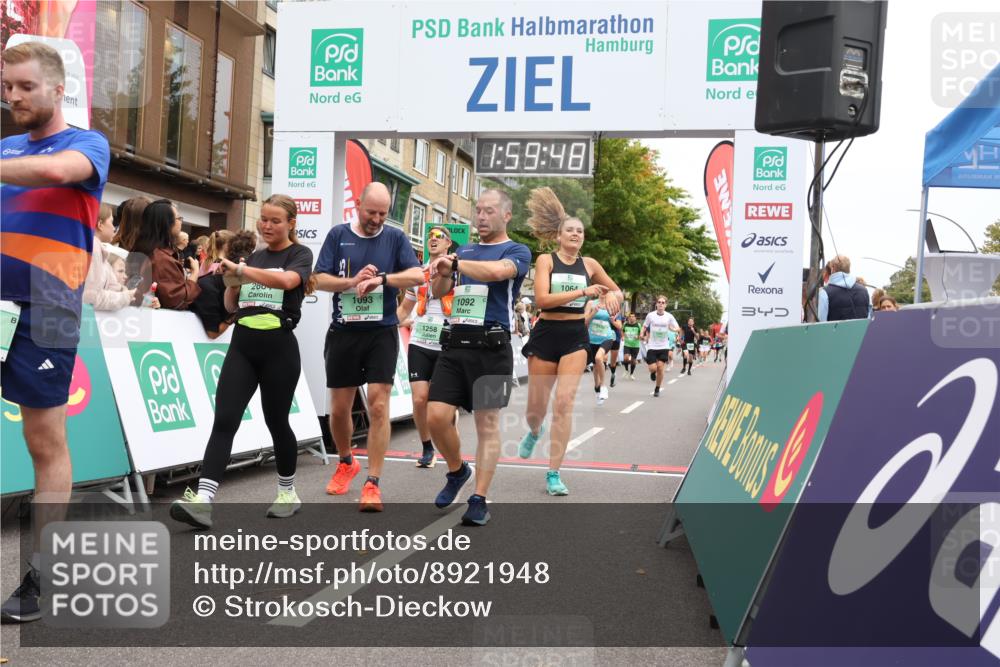 21.09.2025 - PSD Bank Halbmarathon Strokosch-Dieckow http://msf.ph/oto/8921948 21.09.2025 11:59:11 Ziel 1064, 1092, 1093, 1258, 2332, 2344, 2436, 2441, 2540, 2582, 2641, 2664, 3771 meine-sportfotos.de