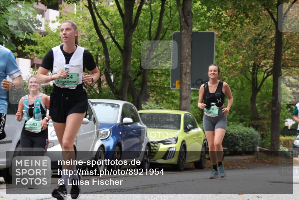 21.09.2025 - PSD Bank Halbmarathon Luisa Fischer http://msf.ph/oto/8921954 21.09.2025 12:07:12 Laufen 3562, 1954, 78 meine-sportfotos.de