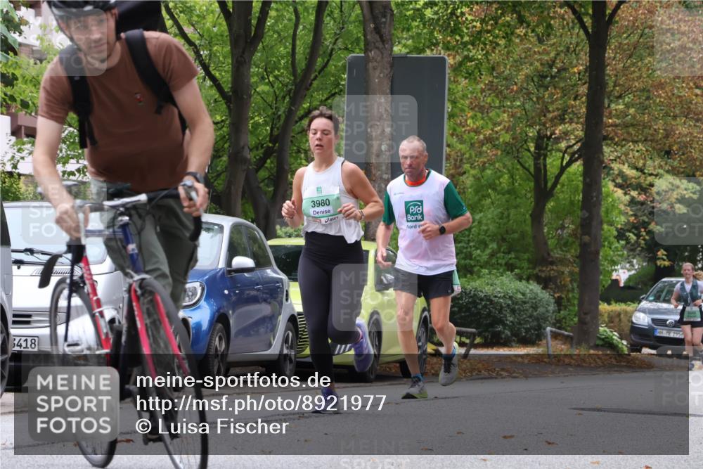 21.09.2025 - PSD Bank Halbmarathon Luisa Fischer http://msf.ph/oto/8921977 21.09.2025 12:07:17 Laufen 6418, 3980, 2956 meine-sportfotos.de