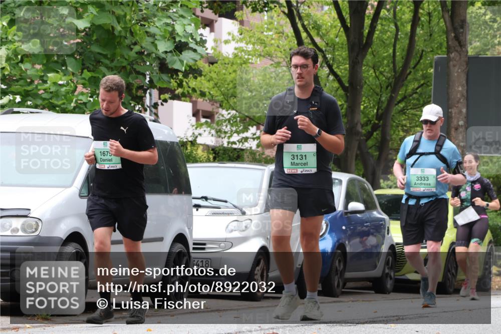 21.09.2025 - PSD Bank Halbmarathon Luisa Fischer http://msf.ph/oto/8922032 21.09.2025 12:07:37 Laufen 5, 1675, 3131, 3418, 3333 meine-sportfotos.de