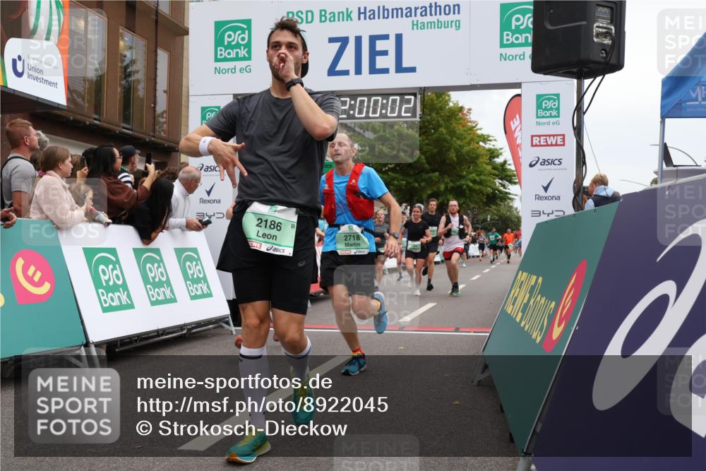 21.09.2025 - PSD Bank Halbmarathon Strokosch-Dieckow http://msf.ph/oto/8922045 21.09.2025 11:59:25 Ziel 1033, 1486, 1648, 1812, 2186, 2325, 2328, 2472, 2484, 2533, 2602, 2610, 2718, 2785 meine-sportfotos.de
