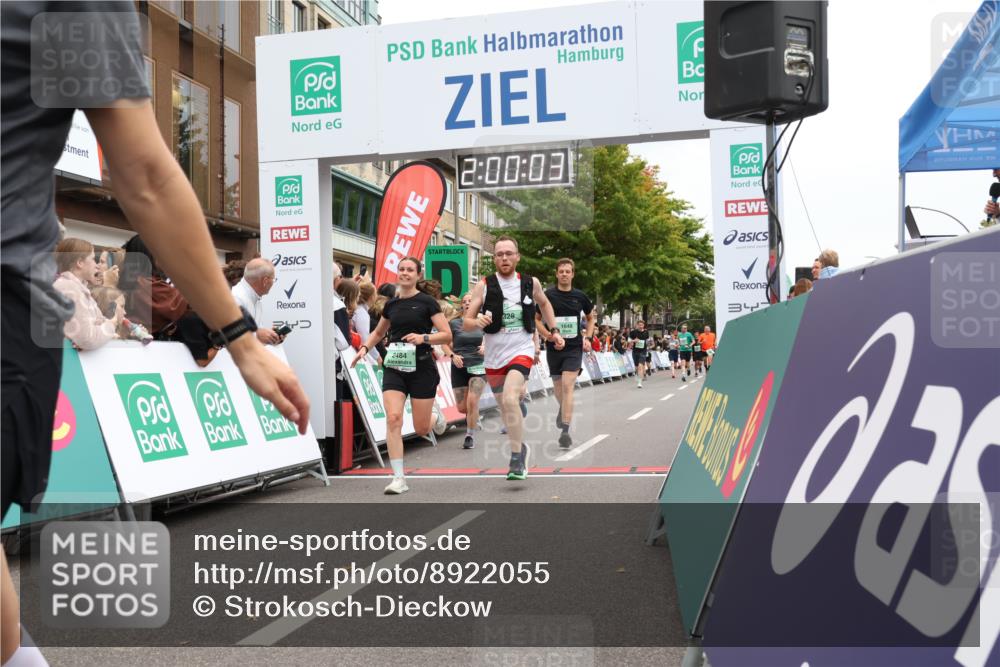 21.09.2025 - PSD Bank Halbmarathon Strokosch-Dieckow http://msf.ph/oto/8922055 21.09.2025 11:59:26 Ziel 1648, 1812, 2186, 2325, 2328, 2472, 2484, 2533, 2602, 2610, 2718, 2785 meine-sportfotos.de