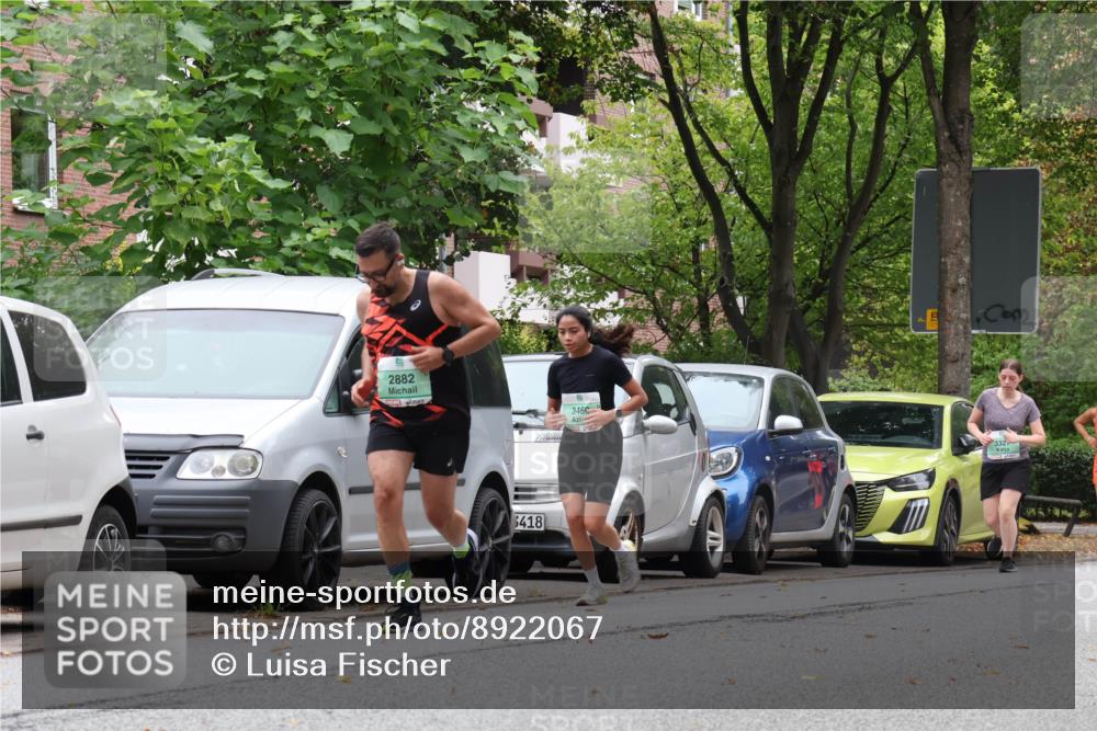 21.09.2025 - PSD Bank Halbmarathon Luisa Fischer http://msf.ph/oto/8922067 21.09.2025 12:07:43 Laufen 2882, 346, 3418, 332 meine-sportfotos.de