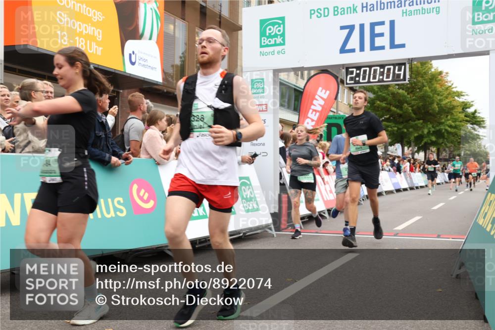 21.09.2025 - PSD Bank Halbmarathon Strokosch-Dieckow http://msf.ph/oto/8922074 21.09.2025 11:59:27 Ziel 1648, 1812, 2186, 2325, 2328, 2472, 2484, 2533, 2602, 2610, 2718, 2785 meine-sportfotos.de