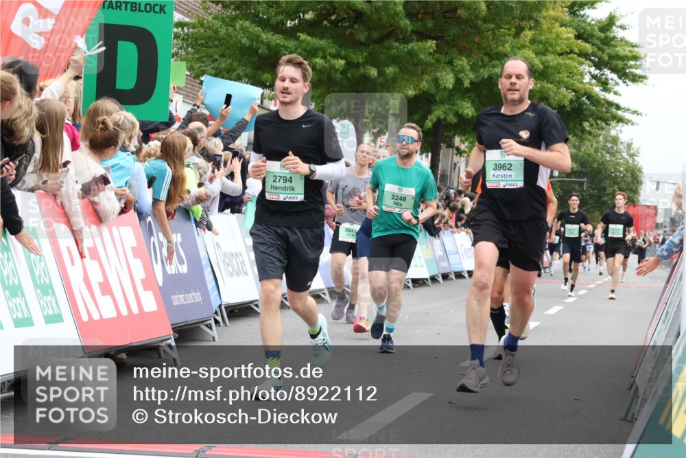 21.09.2025 - PSD Bank Halbmarathon Strokosch-Dieckow http://msf.ph/oto/8922112 21.09.2025 11:59:32 Ziel 1196, 1609, 1648, 2241, 2248, 2325, 2328, 2484, 2602, 2718, 2785, 2794, 2915, 3962 meine-sportfotos.de