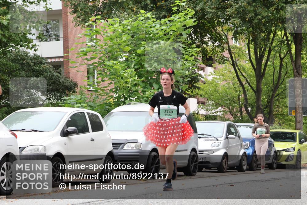 21.09.2025 - PSD Bank Halbmarathon Luisa Fischer http://msf.ph/oto/8922137 21.09.2025 12:07:58 Laufen 3740, 3418, 3683 meine-sportfotos.de