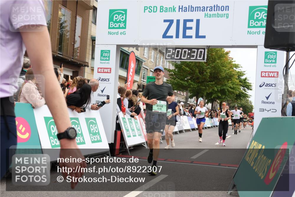 21.09.2025 - PSD Bank Halbmarathon Strokosch-Dieckow http://msf.ph/oto/8922307 21.09.2025 11:59:54 Ziel 1075, 2530, 2549, 2595, 2918, 3152, 3990, 4049 meine-sportfotos.de