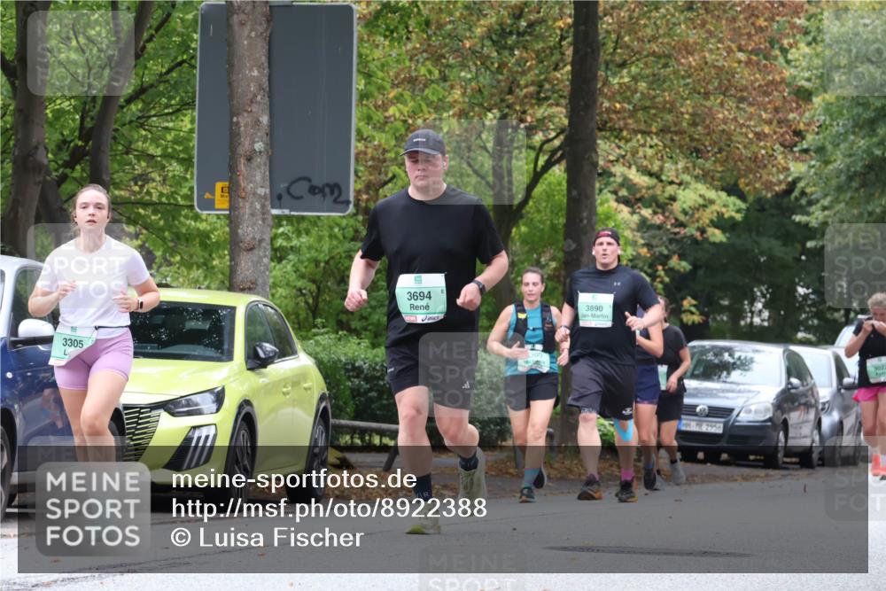 21.09.2025 - PSD Bank Halbmarathon Luisa Fischer http://msf.ph/oto/8922388 21.09.2025 12:09:19 Laufen 3305, 3694, 300, 3890, 2956, 3022 meine-sportfotos.de