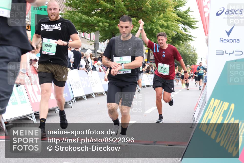 21.09.2025 - PSD Bank Halbmarathon Strokosch-Dieckow http://msf.ph/oto/8922396 21.09.2025 12:00:02 Ziel 1075, 1481, 1741, 2530, 2721, 2782, 2918, 2929, 3048, 4034, 4042, 4049 meine-sportfotos.de