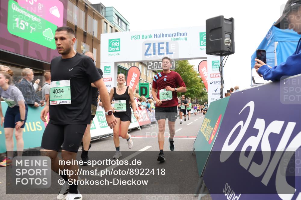 21.09.2025 - PSD Bank Halbmarathon Strokosch-Dieckow http://msf.ph/oto/8922418 21.09.2025 12:00:04 Ziel 1481, 1741, 1948, 2530, 2721, 2782, 2918, 2929, 3048, 4034, 4042 meine-sportfotos.de