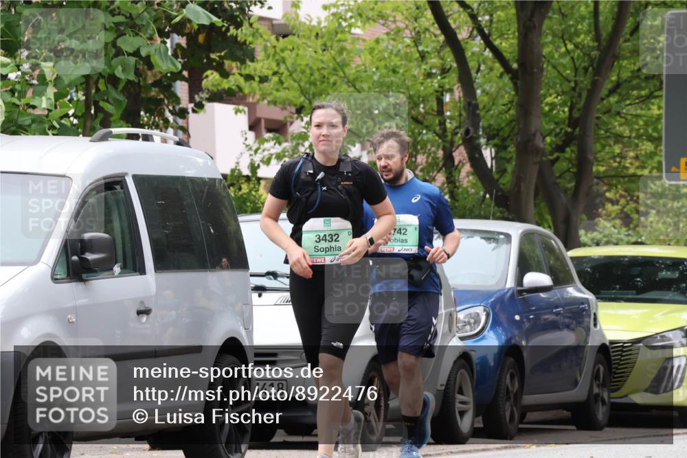 21.09.2025 - PSD Bank Halbmarathon Luisa Fischer http://msf.ph/oto/8922476 21.09.2025 12:09:35 Laufen 3418, 3432, 742 meine-sportfotos.de