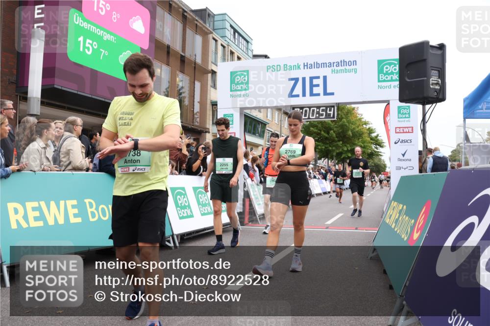 21.09.2025 - PSD Bank Halbmarathon Strokosch-Dieckow http://msf.ph/oto/8922528 21.09.2025 12:00:17 Ziel 1104, 1162, 2255, 2314, 2490, 2529, 2538, 2640, 2648, 2769, 2801, 3094, 3738, 3906 meine-sportfotos.de