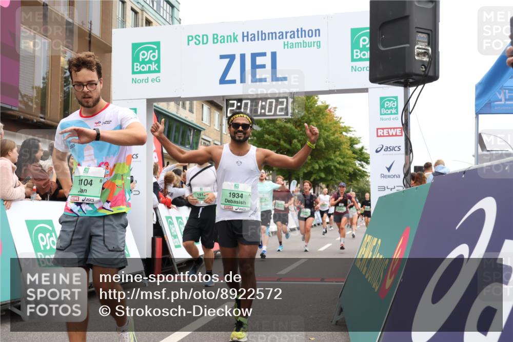 21.09.2025 - PSD Bank Halbmarathon Strokosch-Dieckow http://msf.ph/oto/8922572 21.09.2025 12:00:25 Ziel 1104, 1162, 1912, 1934, 2314, 2329, 2373, 2466, 2467, 2519, 2529, 2538, 3364 meine-sportfotos.de