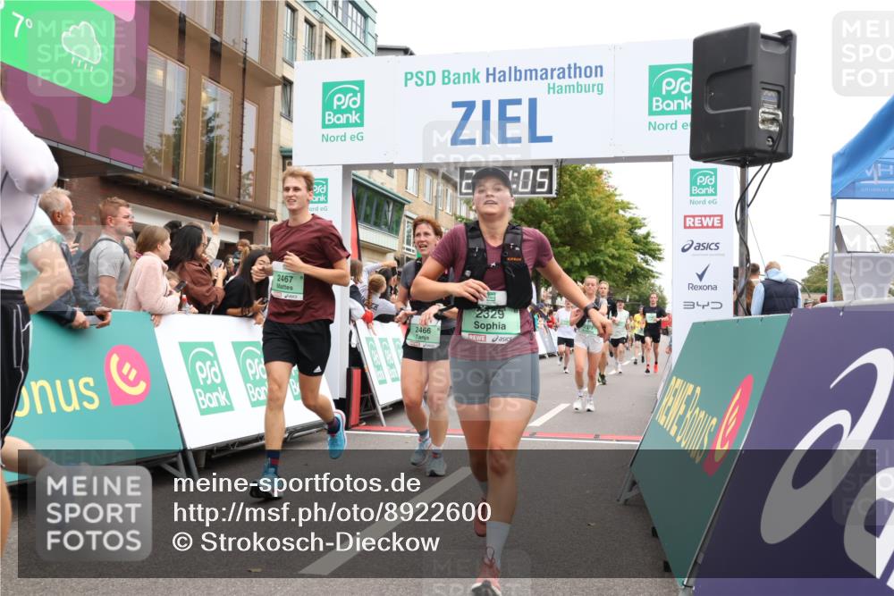 21.09.2025 - PSD Bank Halbmarathon Strokosch-Dieckow http://msf.ph/oto/8922600 21.09.2025 12:00:28 Ziel 1104, 1159, 1162, 1912, 1934, 2329, 2373, 2466, 2467, 2519, 2529, 2666, 2744, 3046, 3364 meine-sportfotos.de