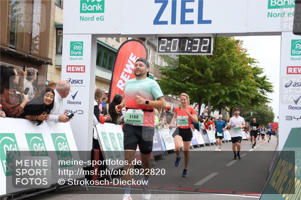 21.09.2025 - PSD Bank Halbmarathon Strokosch-Dieckow http://msf.ph/oto/8922820 21.09.2025 12:00:55 Ziel 1382, 2317, 2388, 2516, 2761, 2803, 3168, 3957 meine-sportfotos.de