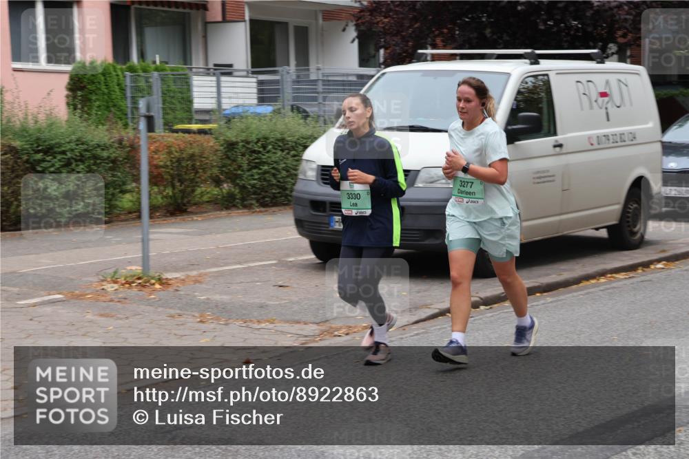 21.09.2025 - PSD Bank Halbmarathon Luisa Fischer http://msf.ph/oto/8922863 21.09.2025 12:14:09 Laufen 3330, 3277, 01179, 32, 82, 124, 26195 meine-sportfotos.de