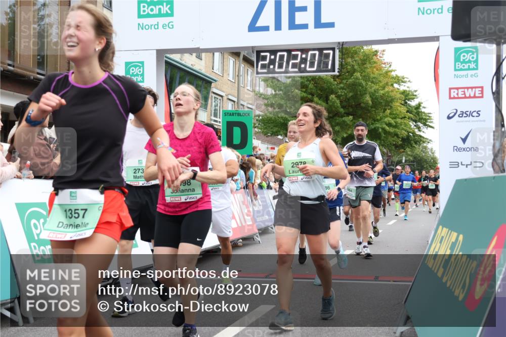 21.09.2025 - PSD Bank Halbmarathon Strokosch-Dieckow http://msf.ph/oto/8923078 21.09.2025 12:01:30 Ziel 1357, 1711, 2597, 2733, 2751, 2978, 3053, 3083, 3098, 3186, 3964, 4038 meine-sportfotos.de