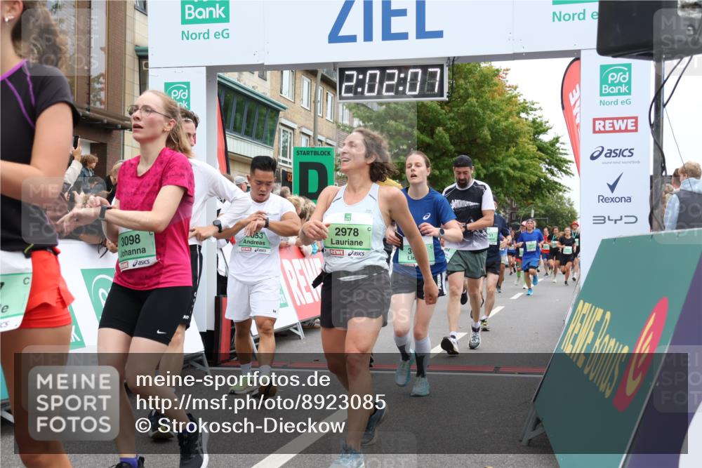 21.09.2025 - PSD Bank Halbmarathon Strokosch-Dieckow http://msf.ph/oto/8923085 21.09.2025 12:01:31 Ziel 1357, 1711, 2597, 2733, 2751, 2978, 3011, 3053, 3083, 3098, 3186, 3964, 4038 meine-sportfotos.de