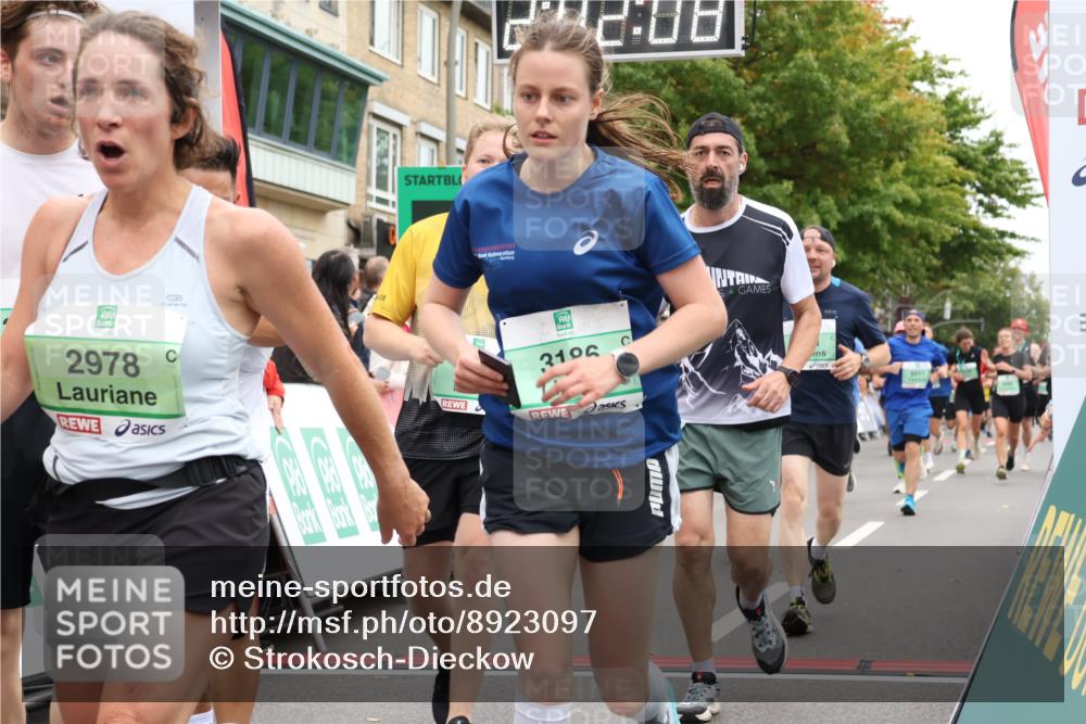 21.09.2025 - PSD Bank Halbmarathon Strokosch-Dieckow http://msf.ph/oto/8923097 21.09.2025 12:01:32 Ziel 1357, 1711, 1789, 2597, 2686, 2733, 2751, 2943, 2978, 3011, 3053, 3083, 3098, 3186, 3187, 3964, 4038 meine-sportfotos.de