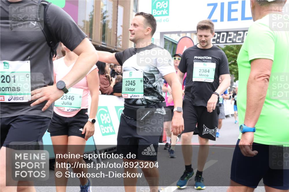 21.09.2025 - PSD Bank Halbmarathon Strokosch-Dieckow http://msf.ph/oto/8923204 21.09.2025 12:01:52 Ziel 1201, 1249, 2345, 2346, 2353, 2384, 2418, 2710, 2753, 2766, 2819, 2944, 2992, 3067, 3081, 3132, 3406, 3952 meine-sportfotos.de