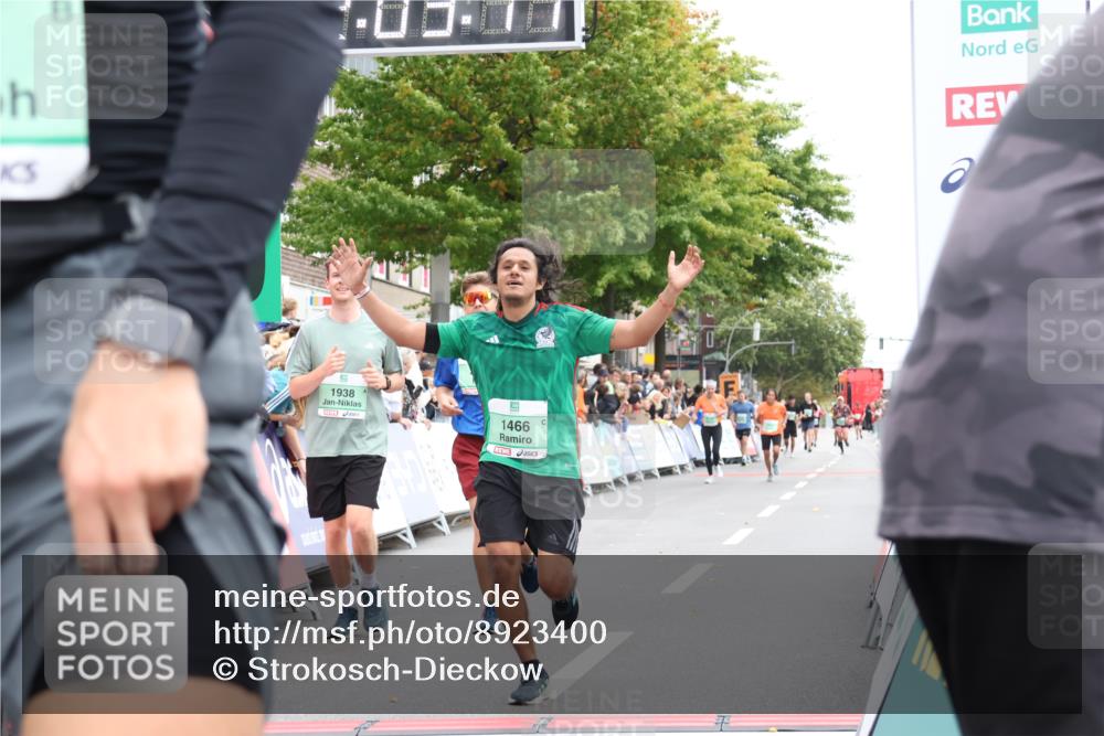 21.09.2025 - PSD Bank Halbmarathon Strokosch-Dieckow http://msf.ph/oto/8923400 21.09.2025 12:02:34 Ziel 1026, 1121, 1466, 1938, 3085, 3105, 3175 meine-sportfotos.de