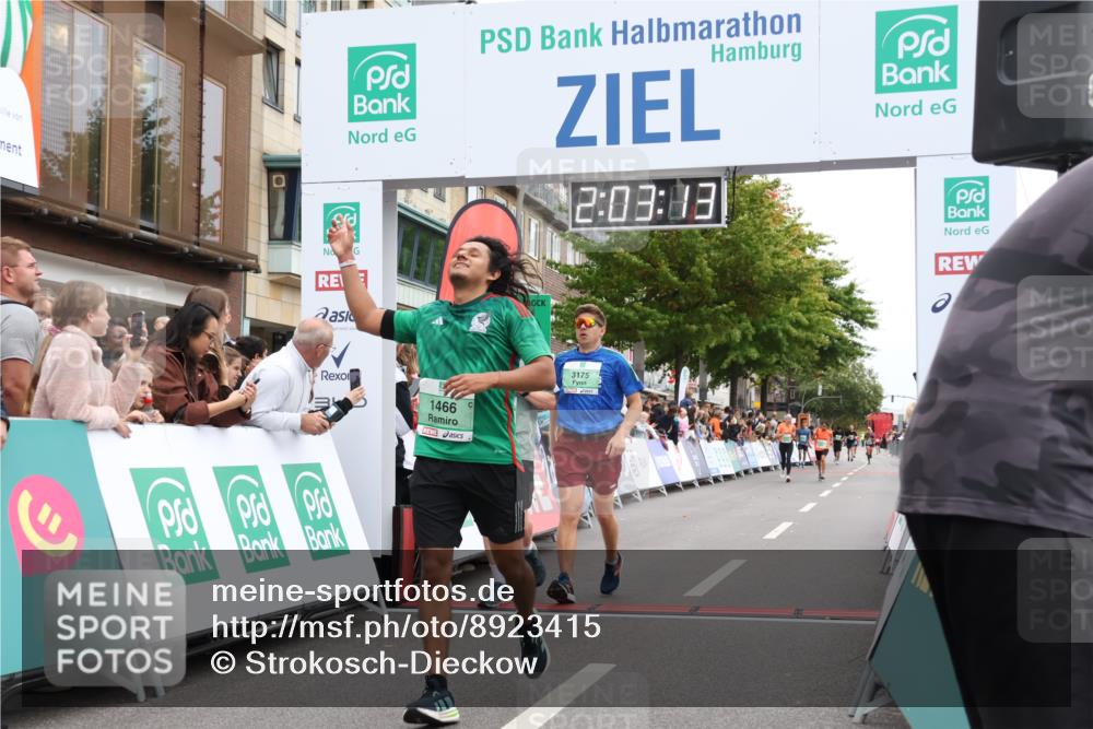 21.09.2025 - PSD Bank Halbmarathon Strokosch-Dieckow http://msf.ph/oto/8923415 21.09.2025 12:02:36 Ziel 1026, 1121, 1466, 1938, 3085, 3105, 3175 meine-sportfotos.de