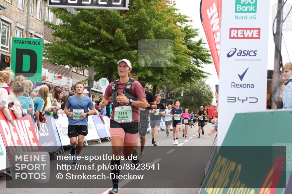 21.09.2025 - PSD Bank Halbmarathon Strokosch-Dieckow http://msf.ph/oto/8923541 21.09.2025 12:02:53 Ziel 2448, 3114, 3130 meine-sportfotos.de