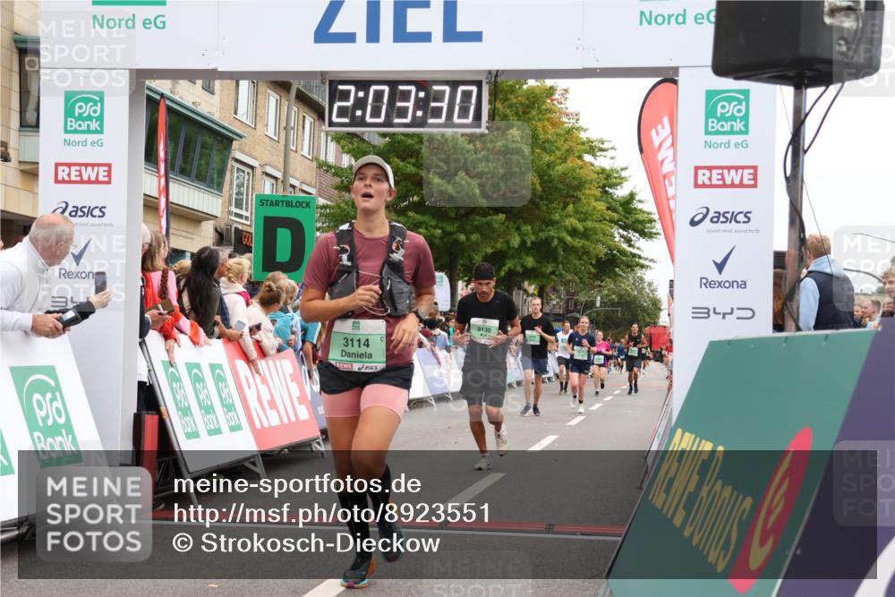 21.09.2025 - PSD Bank Halbmarathon Strokosch-Dieckow http://msf.ph/oto/8923551 21.09.2025 12:02:54 Ziel 2448, 3114, 3130 meine-sportfotos.de