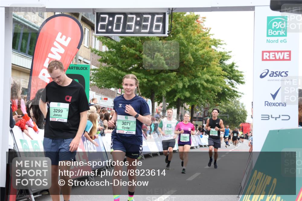 21.09.2025 - PSD Bank Halbmarathon Strokosch-Dieckow http://msf.ph/oto/8923614 21.09.2025 12:02:59 Ziel 1574, 1685, 2448, 3071, 3114, 3130, 3299, 3418 meine-sportfotos.de