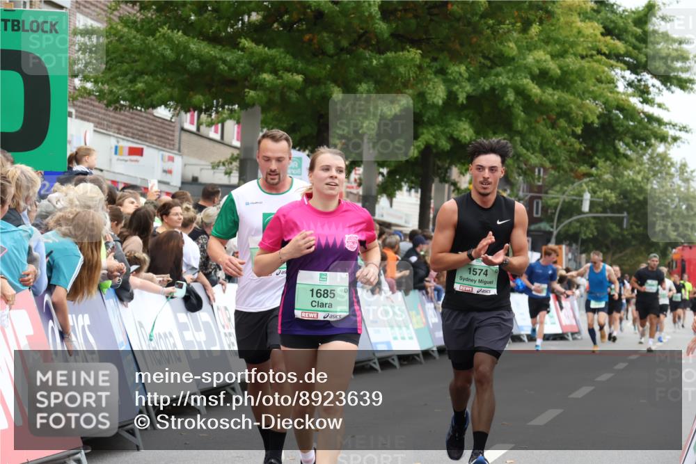 21.09.2025 - PSD Bank Halbmarathon Strokosch-Dieckow http://msf.ph/oto/8923639 21.09.2025 12:03:01 Ziel 1574, 1685, 2448, 3071, 3114, 3130, 3299, 3418 meine-sportfotos.de