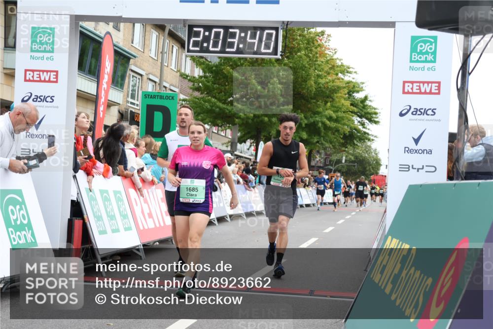 21.09.2025 - PSD Bank Halbmarathon Strokosch-Dieckow http://msf.ph/oto/8923662 21.09.2025 12:03:03 Ziel 1574, 1685, 2448, 3071, 3130, 3299, 3418 meine-sportfotos.de