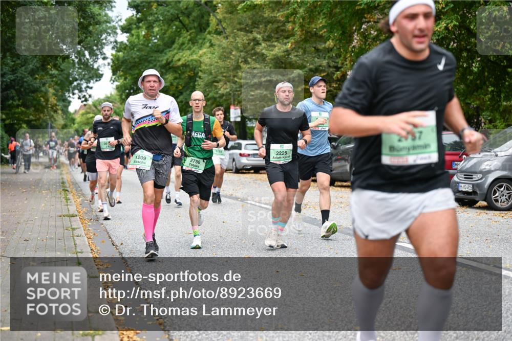 21.09.2025 - PSD Bank Halbmarathon Dr. Thomas Lammeyer http://msf.ph/oto/8923669 21.09.2025 10:43:02 Laufen 39, 1001, 1209, 2750, 1133, 2225, 2757, 34915 meine-sportfotos.de