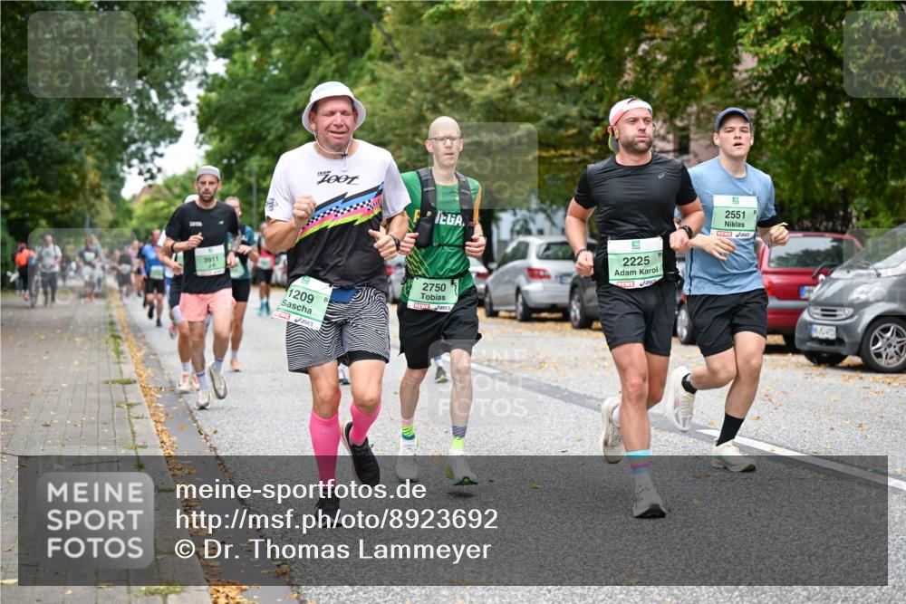21.09.2025 - PSD Bank Halbmarathon Dr. Thomas Lammeyer http://msf.ph/oto/8923692 21.09.2025 10:43:03 Laufen 3911, 1209, 2750, 2225, 2551 meine-sportfotos.de
