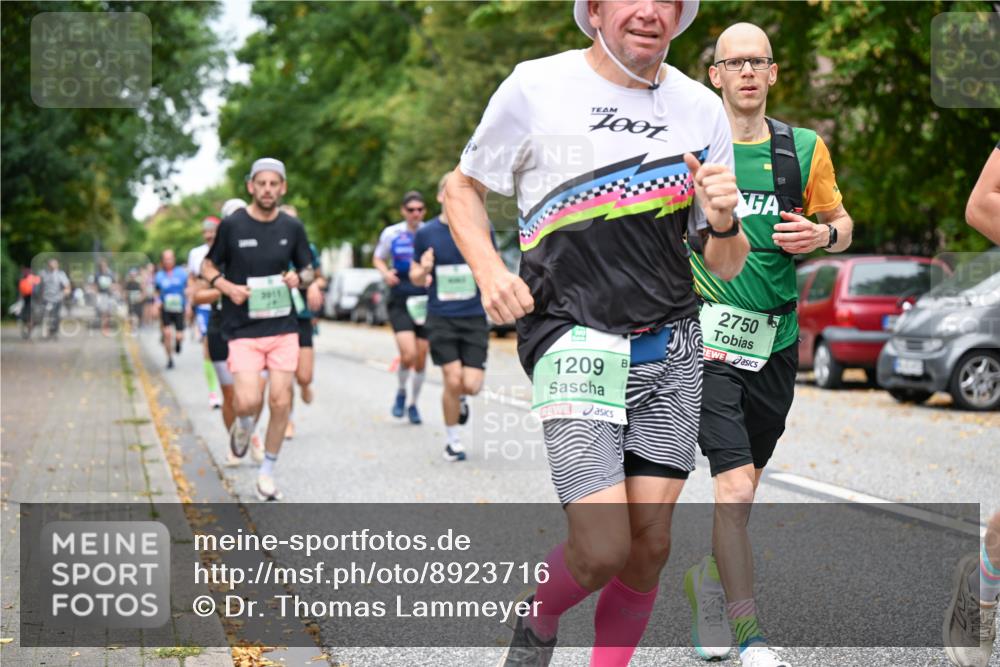 21.09.2025 - PSD Bank Halbmarathon Dr. Thomas Lammeyer http://msf.ph/oto/8923716 21.09.2025 10:43:04 Laufen 3911, 1001, 1209, 2750 meine-sportfotos.de