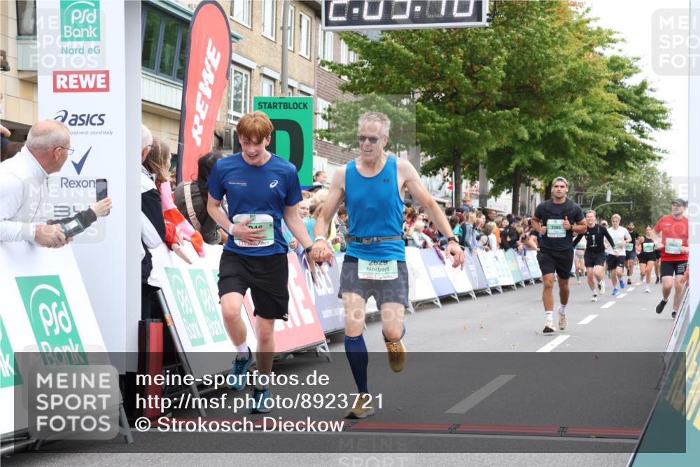21.09.2025 - PSD Bank Halbmarathon Strokosch-Dieckow http://msf.ph/oto/8923721 21.09.2025 12:03:11 Ziel 1574, 2629, 3418, 3986 meine-sportfotos.de
