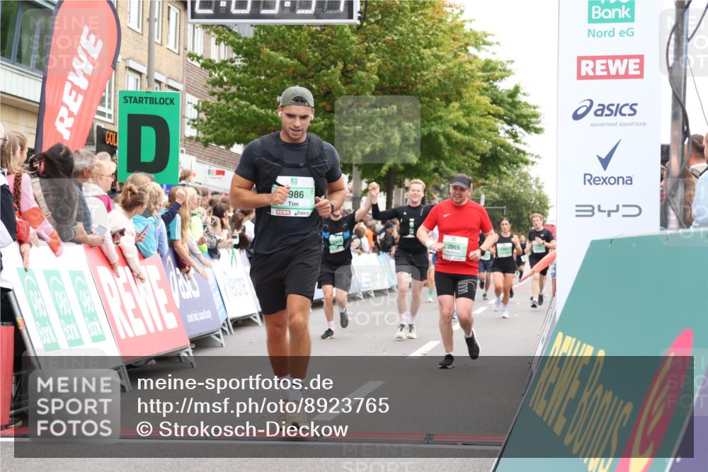 21.09.2025 - PSD Bank Halbmarathon Strokosch-Dieckow http://msf.ph/oto/8923765 21.09.2025 12:03:14 Ziel 1664, 2629, 3113, 3965, 3986 meine-sportfotos.de