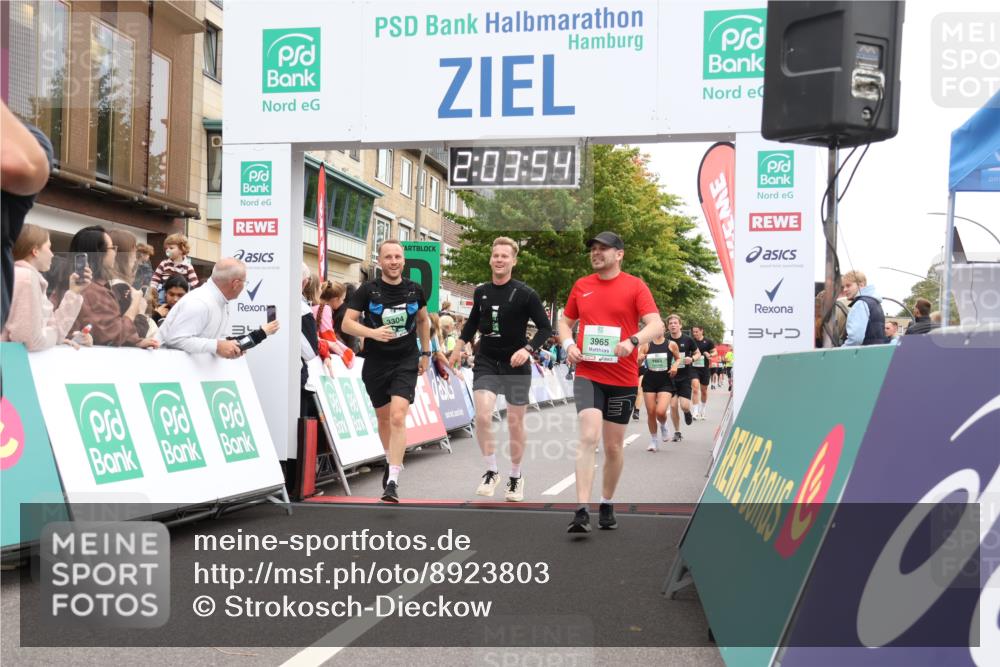 21.09.2025 - PSD Bank Halbmarathon Strokosch-Dieckow http://msf.ph/oto/8923803 21.09.2025 12:03:17 Ziel 1141, 1458, 1664, 2400, 2629, 2821, 3113, 3965, 3986 meine-sportfotos.de