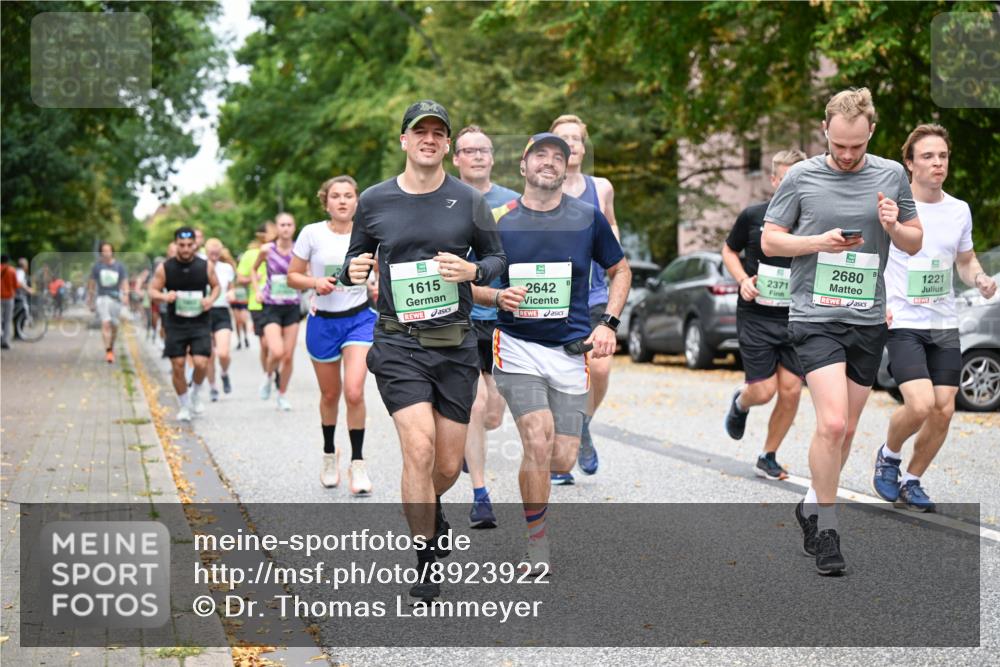 21.09.2025 - PSD Bank Halbmarathon Dr. Thomas Lammeyer http://msf.ph/oto/8923922 21.09.2025 10:43:16 Laufen 2371, 2680, 1221, 2642, 1615 meine-sportfotos.de