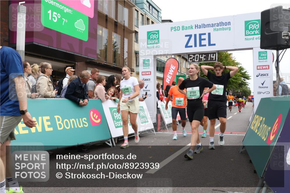 21.09.2025 - PSD Bank Halbmarathon Strokosch-Dieckow http://msf.ph/oto/8923939 21.09.2025 12:03:37 Ziel 1160, 2338, 2520, 2565, 2722, 2787, 2798, 2888, 2889, 3189, 3248 meine-sportfotos.de