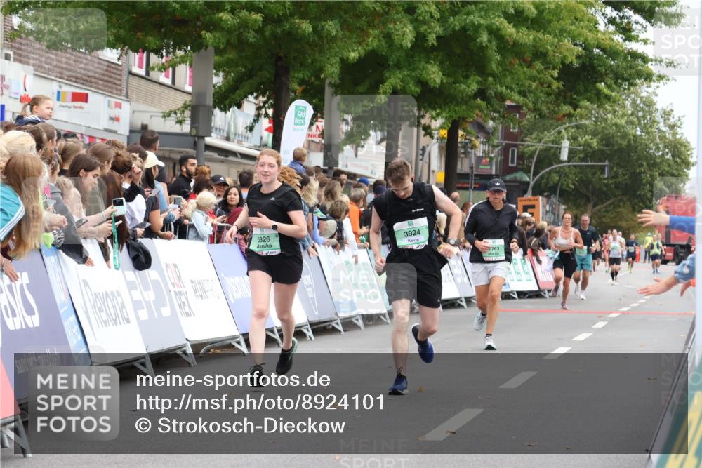 21.09.2025 - PSD Bank Halbmarathon Strokosch-Dieckow http://msf.ph/oto/8924101 21.09.2025 12:03:56 Ziel 1802, 2806, 3326, 3924 meine-sportfotos.de