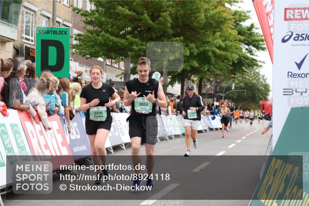 21.09.2025 - PSD Bank Halbmarathon Strokosch-Dieckow http://msf.ph/oto/8924118 21.09.2025 12:03:59 Ziel 1763, 1802, 3326, 3924 meine-sportfotos.de